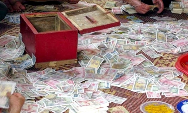 Tiếp nhận tiền công đức phải gửi vào tài khoản Kho bạc nhà nước hoặc ngân hàng thương mại