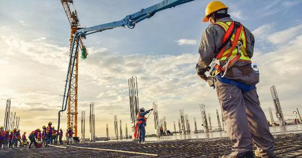 Hưởng lợi “sóng” đầu tư công, một cổ phiếu vật liệu xây dựng tăng gấp đôi sau 3 tháng