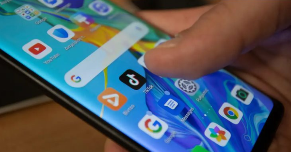 Google và Microsoft mải ‘đấu’ nhau mà không biết một công ty 7 năm tuổi đang âm thầm tấn công địa hạt 112 tỷ USD
