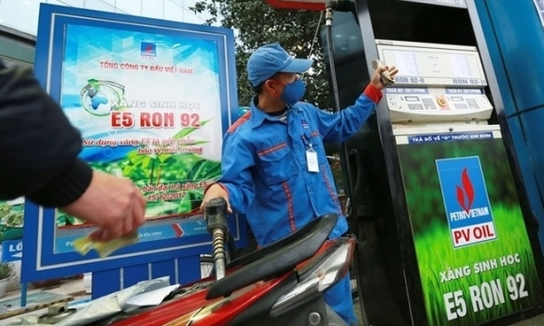 Giá xăng dầu tăng giảm trái chiều vào đầu quý II/2023