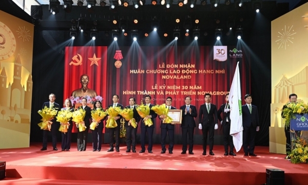 Novaland vinh dự đón nhân Huân chương Lao động Hạng Nhì nhân dịp kỷ niệm 30 năm thành lập NovaGroup