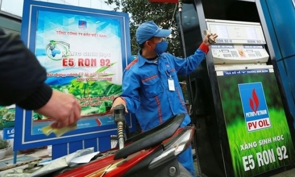 Giảm trích lập quỹ bình ổn, giá các loại xăng đứng yên