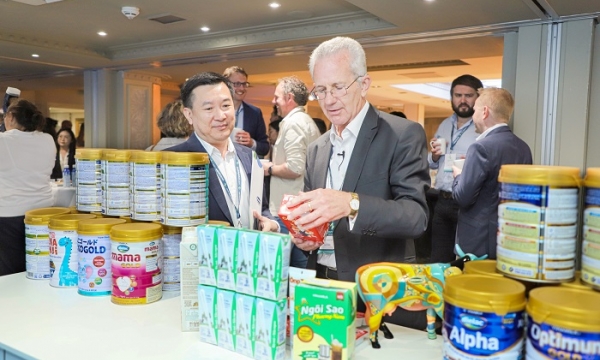 Vinamilk chia sẻ câu chuyện 'truyền cảm hứng' về ngành sữa Việt Nam và nhận giải thưởng lớn tại Anh Quốc