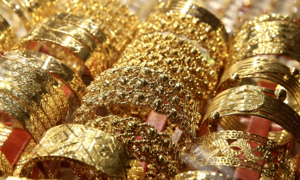 Giá vàng đột ngột giảm sâu