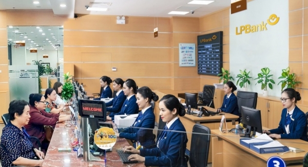 Tin ngân hàng ngày 21/7: Quý II, lợi nhuận LPBank giảm hơn 50%