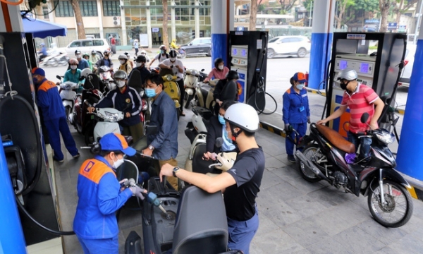 Giá xăng dầu tăng mạnh vào chiều nay?