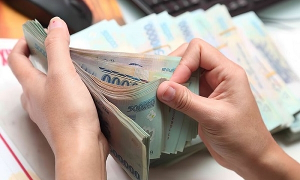 Các ngân hàng lớn tiếp tục hạ lãi suất huy động