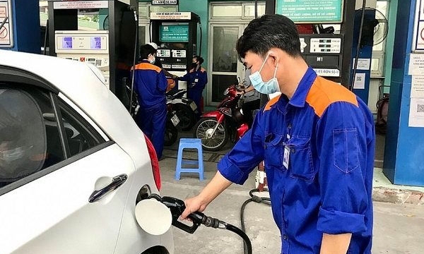 Giá dầu tăng mạnh hơn 1.800 đồng/lít kể từ chiều nay