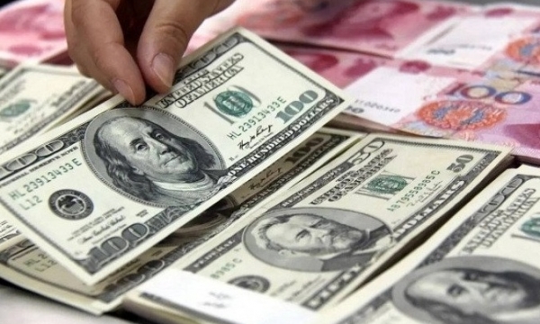 Tỷ giá ngoại tệ hôm nay 25/8: Đồng USD trong nước tăng "phi mã"