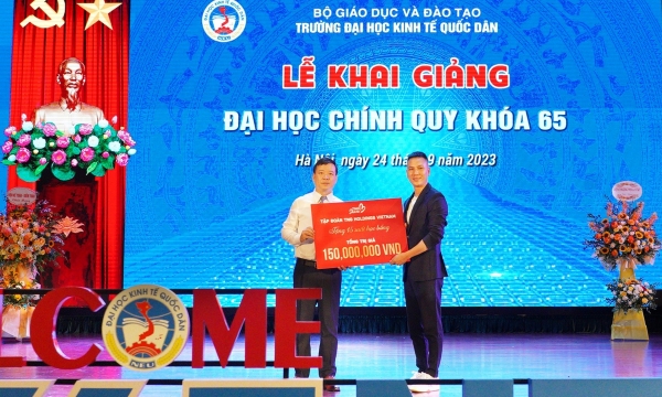 TNG Holdings Vietnam tiếp sức giấc mơ đến trường cho tân sinh viên đặc biệt khó khăn