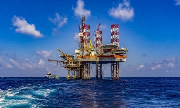 Giá xăng dầu hôm nay (5/10): Dầu thô bất ngờ lao dốc