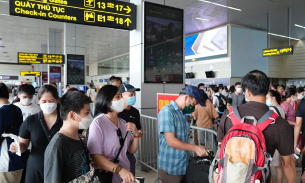 Liên tục tăng chuyến, nhiều chặng bay vẫn 'cháy' vé Tết