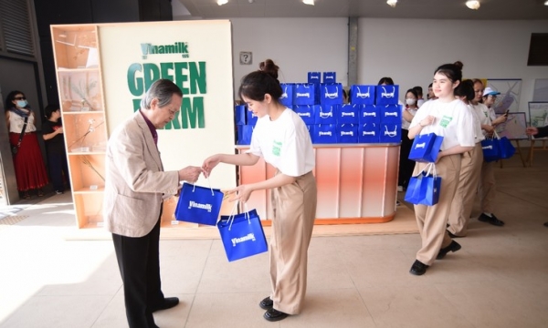 Vinamilk đồng hành cùng kiều bào trải nghiệm tuyến Metro Bến Thành - Suối Tiên