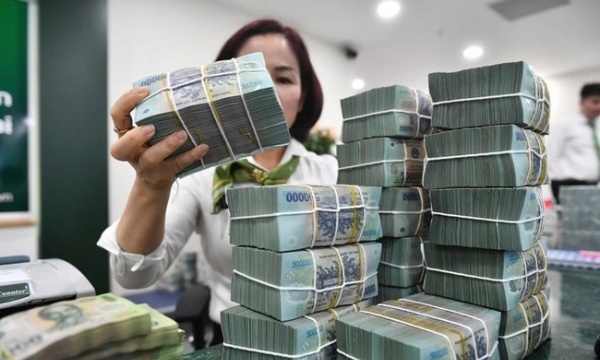Tin ngân hàng tuần qua: Lãi suất liên ngân hàng tăng cao trên 2%