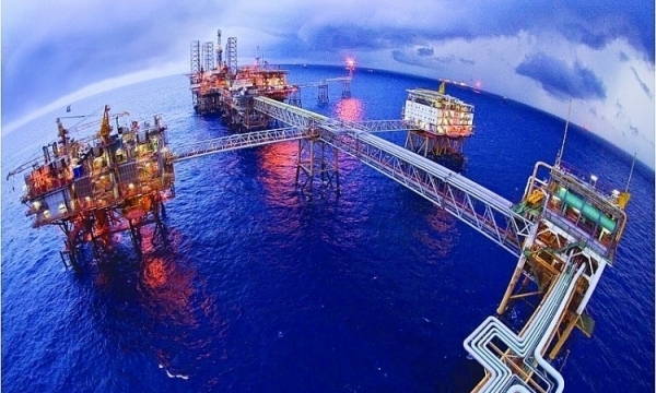 Giá dầu hôm nay (25/4): Dầu thô quay đầu giảm