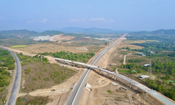 Tập trung xử lý dứt điểm giải phóng mặt bằng dự án cao tốc trọng điểm