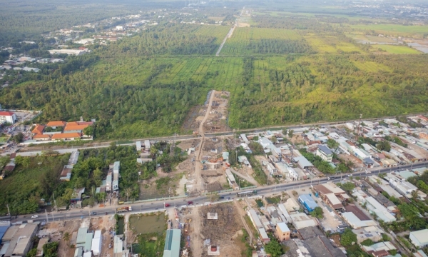 Thành phố Hồ Chí Minh: Thông báo 29 lần vẫn chưa tìm được đơn vị định giá khu đất ở huyện Hóc Môn