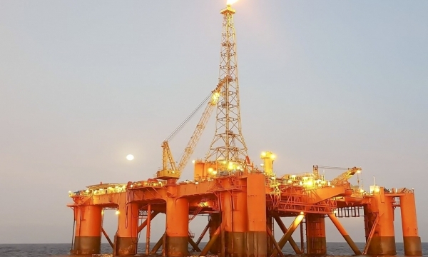Giá dầu hôm nay (28/8): Dầu thô quay đầu giảm