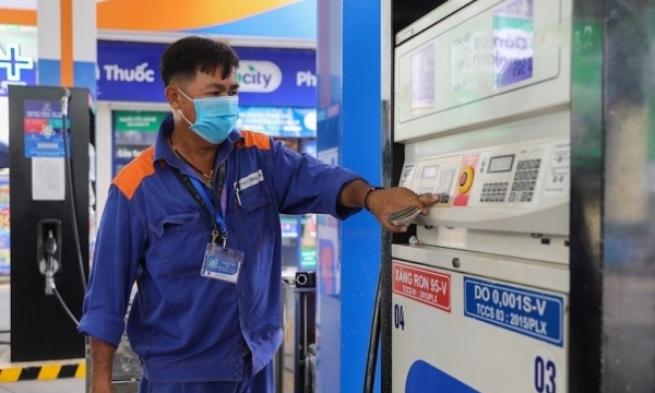 Giá xăng dầu tiếp tục giảm nhẹ trong kỳ điều chỉnh ngày 24/10