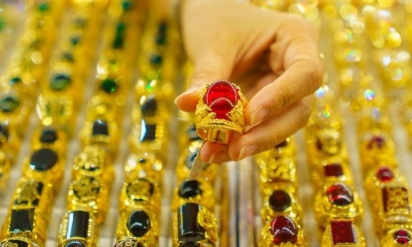 Chuyên gia tài chính Nguyễn Trí Hiếu chỉ ra nguyên nhân khiến giá vàng nhẫn tăng cao