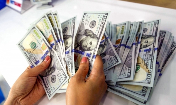Điểm tin ngân hàng tuần qua: Giá vàng giảm mạnh, giá bán USD tại ngân hàng lập đỉnh mới