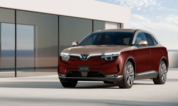 Tầm giá hơn 1 tỷ đồng chọn xe điện VF 8 hay xe hybrid Honda CR-V e: HEV RS?