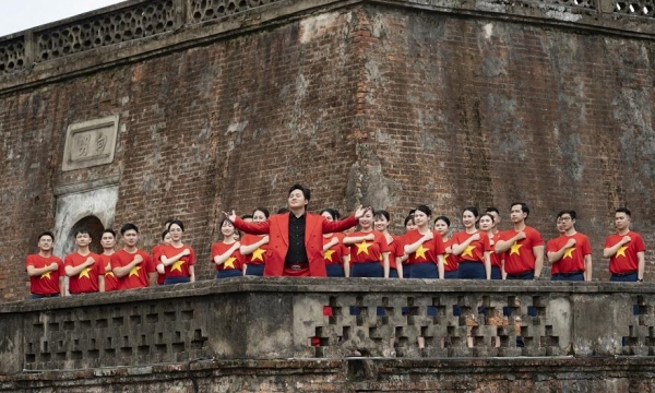 Divo Tùng Dương: Tôi tự hào dùng âm nhạc ngợi ca Tổ quốc