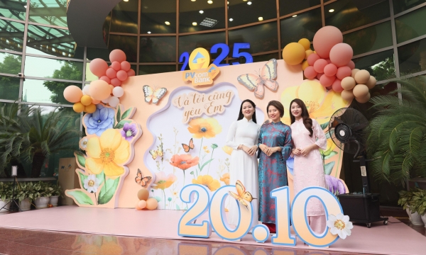 “Và tôi cũng yêu em”: Góc check-in lan tỏa yêu thương ngày 20/10 giữa lòng Hà Nội