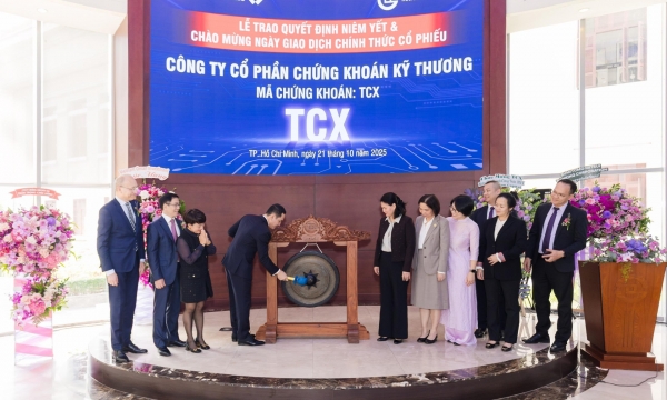 Niêm yết và chính thức giao dịch hơn 2,31 cổ phiếu chứng khoán TCBS (TCX)
