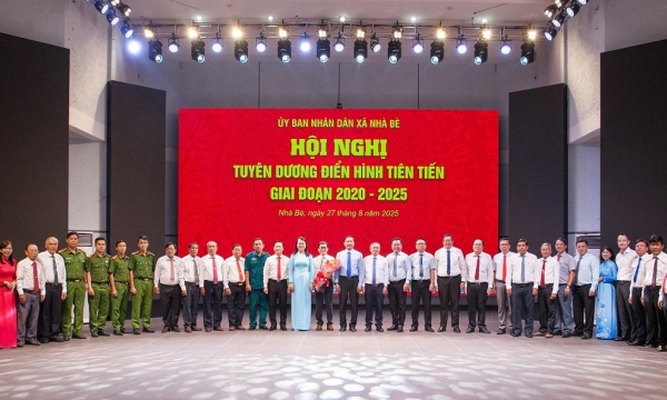 Phú Long vinh dự đón nhận Bằng khen tuyên dương “Doanh nghiệp điển hình tiên tiến giai đoạn 2020 – 2025”