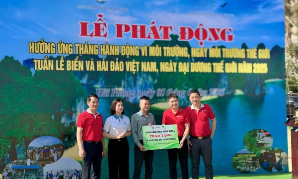 Cán bộ nhân viên SeABank chung tay làm sạch 11 bãi biển vì môi trường xanh