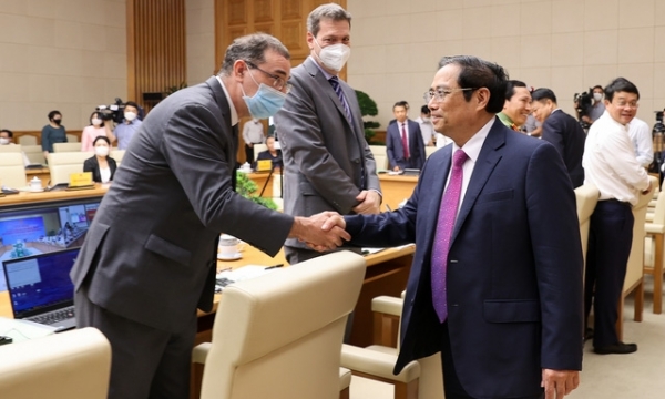 Thủ tướng: Xử lý nghiêm các sai phạm để bảo vệ các nhà đầu tư, doanh nghiệp chân chính