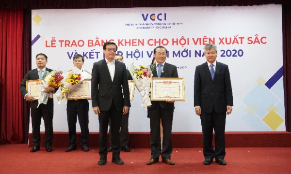 Phú Long vinh dự đón nhận bằng khen của VCCI dành cho doanh nhân