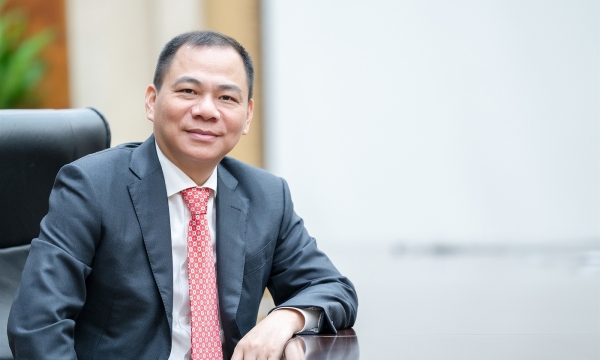 Tỷ phú Phạm Nhật Vượng được Forbes tôn vinh trong “bảng vàng” chống dịch