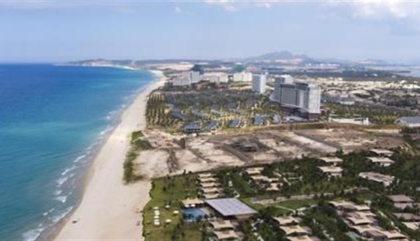 Bãi biển giành cho người giàu: Không đâu làm thế