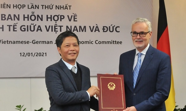 Việt Nam đề nghị Đức tiếp tục tạo điều kiện cho các doanh nghiệp tham gia chuỗi sản xuất linh kiện