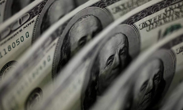 Bloomberg: Từ 'hầm trú ẩn an toàn', đồng USD trở thành khoản đặt cược không thể thiếu với nhà đầu tư