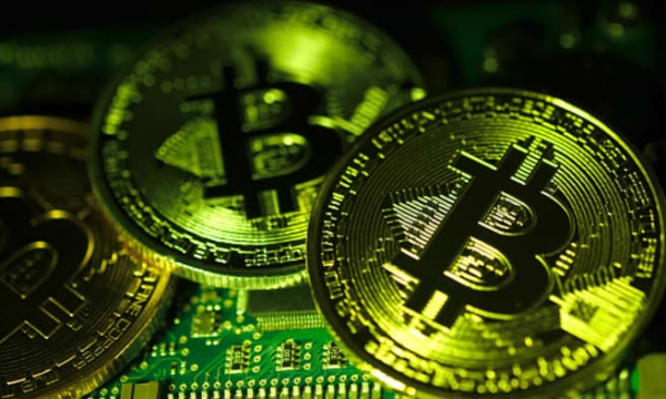 Bitcoin lao dốc thảm, thị trường tiền số mất 100 tỷ USD vốn hoá chỉ trong 48 giờ