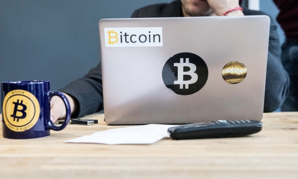Bitcoin lao dốc thảm, đây là từ khóa mà người chơi coin đổ xô tìm kiếm trên Google để tìm ra nguyên nhân