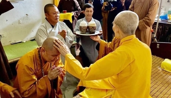 Đại gia tìm tới cửa Phật: Khi chưa buông hết việc đời...