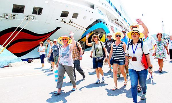 9 'ông lớn' kiến nghị Thủ tướng công bố thời điểm mở cửa du lịch quốc tế ngay trong tháng 2