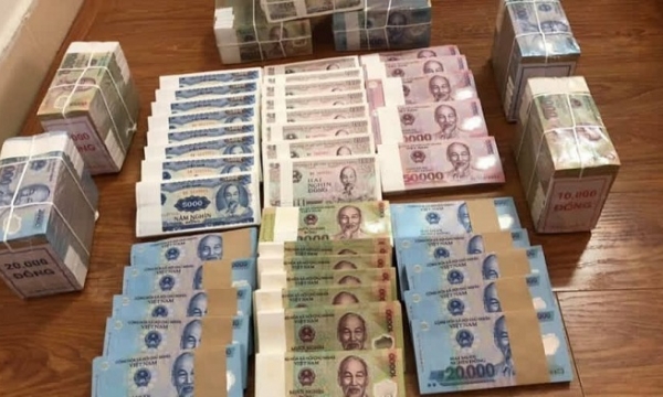 Tết này, đổi tiền lẻ ở đâu hợp pháp?