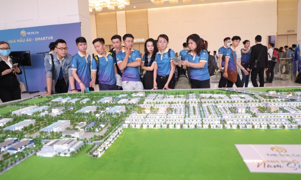 Một năm bứt tốc của giá nhà đất khu Đông và Khu Tây Tp. HCM
