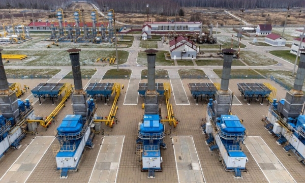 Xung đột Nga - Ukraine: Nền kinh tế toàn cầu gặp khó vì 'trạm xăng và kho mỳ của thế giới' đóng cửa