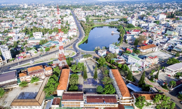 Hàng loạt Tập đoàn BĐS lớn như T&T Group, Him Lam, Văn Phú, Ecopark, Tân Hoàng Minh... đang ồ ạt đổ về tạo nên những cơn sốt cục bộ cho thị trường BĐS nơi đây