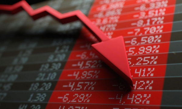 Bitcoin có lúc rơi khỏi mốc 30.000 USD, chứng khoán Mỹ 'rực lửa'