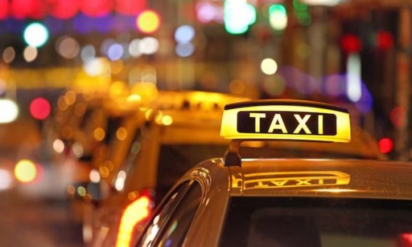 Các hãng taxi truyền thống kêu cứu khi đứng trước nguy cơ phá sản