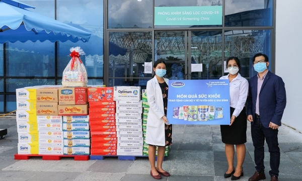 Vinamilk gửi tặng hơn 25.500 sản phẩm dinh dưỡng đến tuyến đầu và gia đình tại 4 bệnh viện tuyến đầu