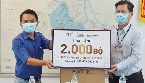 BAC A BANK tặng 2.000 bộ xét nghiệm nhanh Covid-19 chống dịch