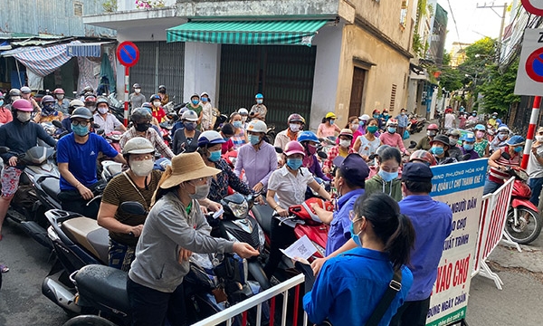 Đà Nẵng: Rất nhiều F0 đi mua sắm tại các chợ, siêu thị lớn ngay trước khi “ở yên một chỗ”